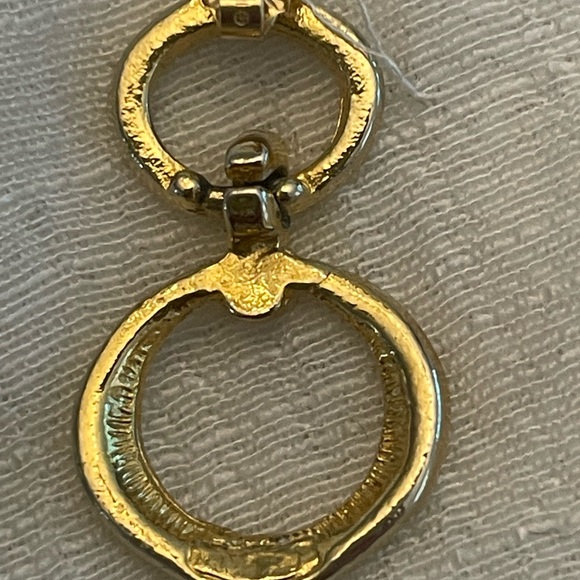 Vintage Avon gold tone double teardrop post dangle earrings - Picture 3 of 4